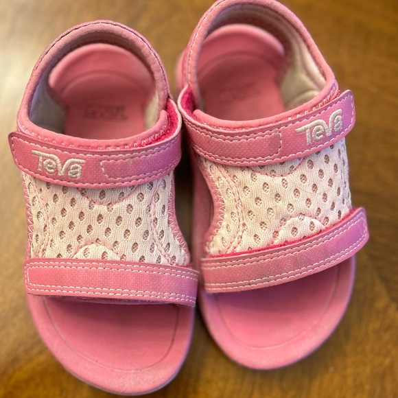 Teva Toddler Pink Mesh Sandals - Picture 4 of 5